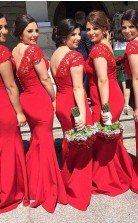 Sexy Rote Spitze V-ausschnitt Meerjungfrau Brautjungfernkleider Sweep Zug Ballkleider Mit Knöpfen BEO80272