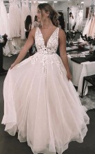 Romantisches Tiefes V-ausschnitt Foral Appliziertes Brautkleid Brautkleid Twa4602