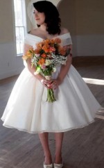 Vintage Atemberaubende 1950er Jahre Vintage Tee Länge Kurzes Hochzeitskleid GBWD099