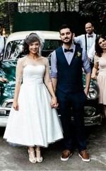 Alte Dame 1950er Jahre Tee-länge Tupfen Weiß Kurzes Hochzeitskleid Mit 3/4 Ärmeln GBWD120