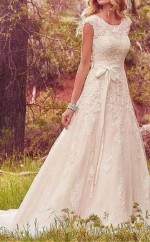 Ein Line Country Lace Brautkleid Mit Langen Zügen In Meiner Nähe GBWD122