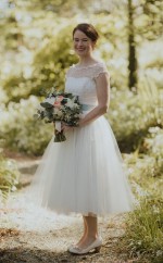 Flügelärmel Weiß 1950er Jahre Tupfen Vintage Tee Länge Brautkleid GBWD169