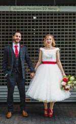 Klassische Vollere Figur Tupfen Tüll 50er Jahre Stil Tee Länge Brautkleid GBWD175