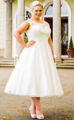 Plus -Größe Vintage Lace Hochzeitskleid im Freien Hochzeiten im Freien GBWD304