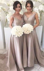 ärmelloses Brautkleid Aus Transparentem Tüll Mit Offenem Rücken Aus Stretch-satin Mit V-ausschnitt JJ01462