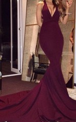 Meerjungfrau Spandex V-ausschnitt Gericht Zug Mit Rüschen Kleid JTCv5673