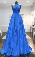 Ein Schulterblaues Abschluss ballkleid REALS100