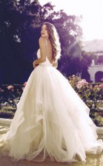 Glamouröse Träger Ballkleider Elfenbein Rückenfreies Tüll Brautkleid Twa1242