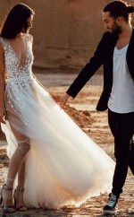 A-linie Tüll-brautkleid Mit Tiefem V-ausschnitt Und Geschlitzten Applikationen Twa2452