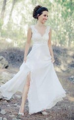 A-linie V-ausschnitt Sweep-schleppe Chiffon Strand Brautkleid Mit Spitze Twa2622