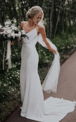 Spaghettiträger Meerjungfrau Rückenfreies V-ausschnitt Strandhochzeitskleid Twa3812