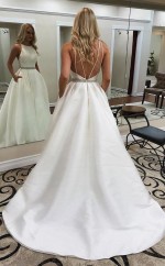 Elegantes Juwel ärmelloses Sweep-zug-brautkleid Mit Taschen Twa5012