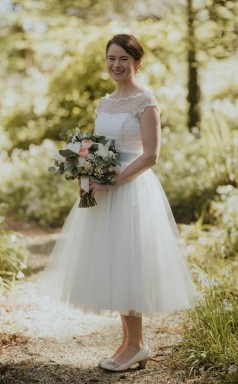 Flügelärmel Weiß 1950er Jahre Tupfen Vintage Tee Länge Brautkleid GBWD169