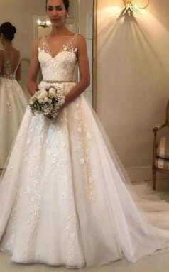 Eine Linie V-ausschnitt Spitze Tüll Hochzeitskleid Zierliche Bräute GBWD221