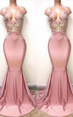 Meerjungfrau V-ausschnitt Zug Spitze Satin Kleid JTC16773