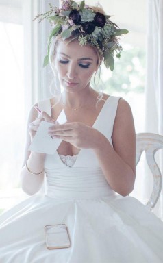 A Line V-ausschnitt Plissierter Bund Einfaches Satin Hochzeitsbrautkleid Twa4822